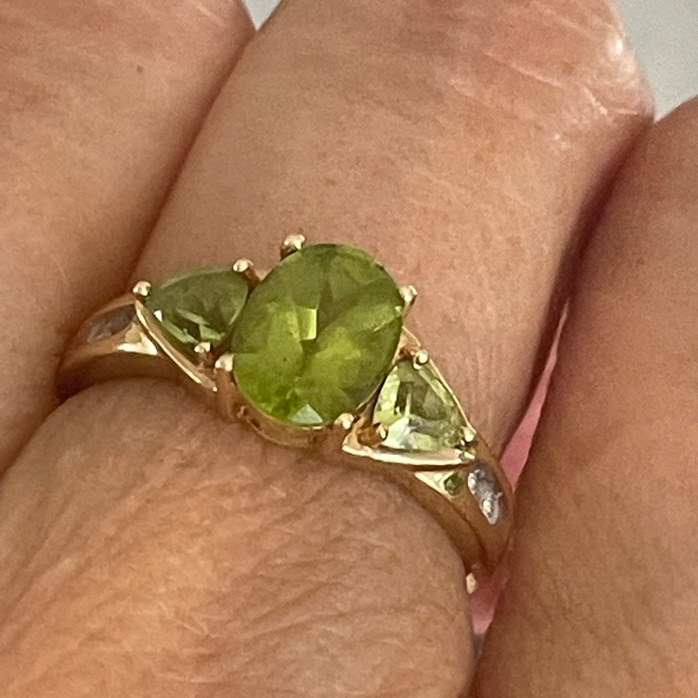 14k Peridot and Diamond Ring